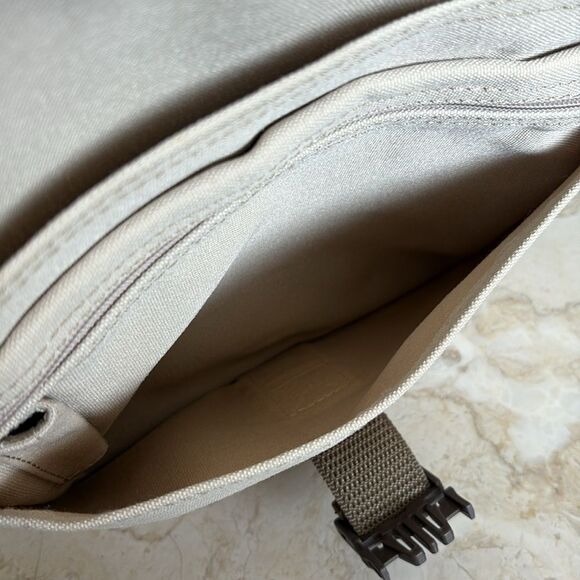 Authentic Tilley Endurable Canvas Travel/Camera Water Resistant Shoulder Bag - Picture 11 of 11